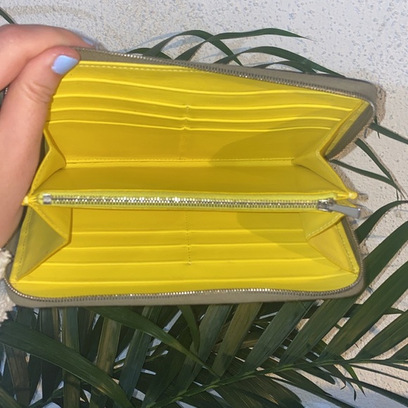 Celine Zipped Wallet ☀️ - Picture 7 of 17
